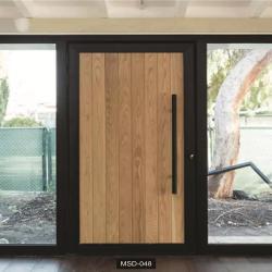 Деревянные входные двери из массива дерева 