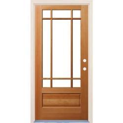 Деревянная входная дверь со стеклом