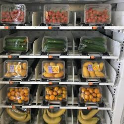 Торговый автомат для продажи свежих продуктов, с охлаждением