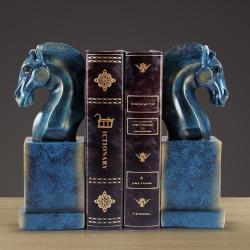 Головы лошадей