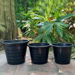 Большая садовая ваза для цветов