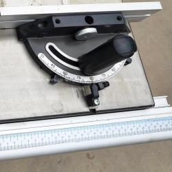 Вертикальный ленточнопильный станок 