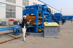 Полностью автоматическая машина для производства бетонных блоков