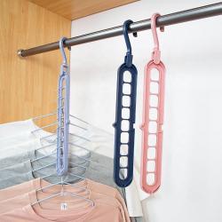Пластиковая вешалка для одежды