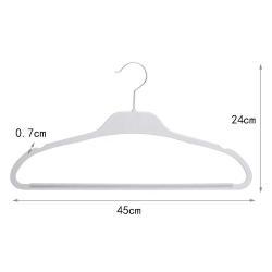 Прорезиненная пластиковая вешалка