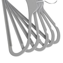 Прорезиненная пластиковая вешалка