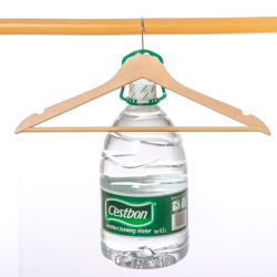 Деревянная вешалка для одежды