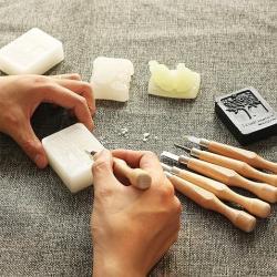 Набор инструментов для резьбы по дереву с полотняным футляром и стамесками (арт. 21082423)