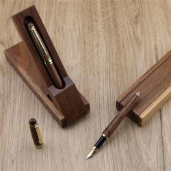 Деревянный пенал из ореха с шариковой ручкой, в подарочной упаковке (арт. 2611748)