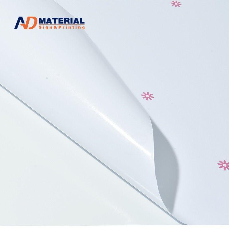 Водонепроницаемый высокоглянцевый белый самоклеящийся ПВХ с виниловой наклейкой для наружной рекламы (арт. 912718)