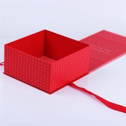 Оптовая продажа роскошных перерабатываемых розовых бумажных коробок с магнитной крышкой и индивидуальным логотипом для упаковки женской одежды (арт. 1113046)