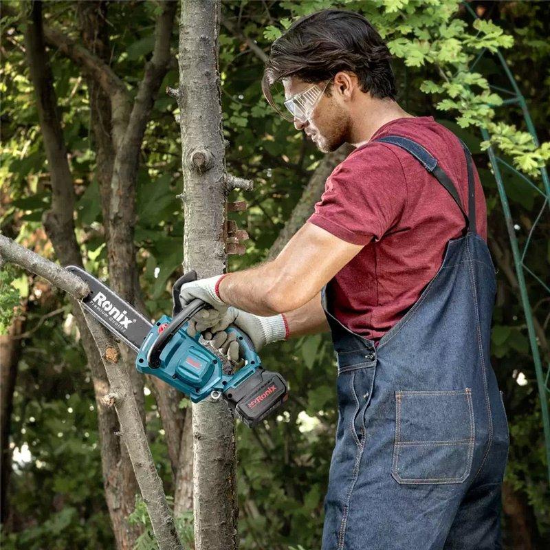 Аккумуляторная цепная пила Ronix 8651, 20V, бесщеточная, портативная, для промышленного использования (арт. 3112777)