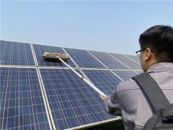 Автоматическая щетка для очистки солнечных панелей с роликами и силовым приводом (арт. 25-1407926)