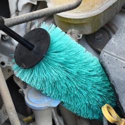 Щетка для очистки дисков и колес автомобиля с мягкими щетинами и длинной ручкой (арт. 25-1408083)