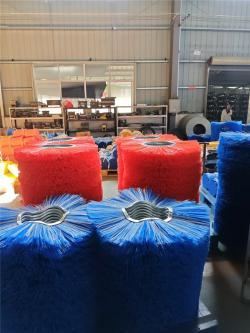 Щетка для дорожных машин из железа с зигзагообразным кольцом 175*600мм (арт. 25-1408174)