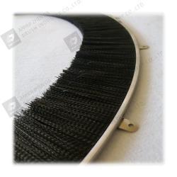 Уплотнительная щетка для дверей с галванизированным покрытием из материала PP/PA (арт. 25-1408421)