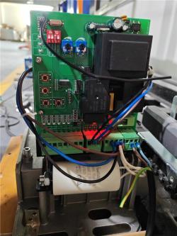 Привод автоматический для откатных ворот 220V 110V 433.92MHz (арт. 25-5080838)