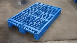 Паллет пластиковый противоскользящий 1200x800 экономичный (арт. 25-5081689)