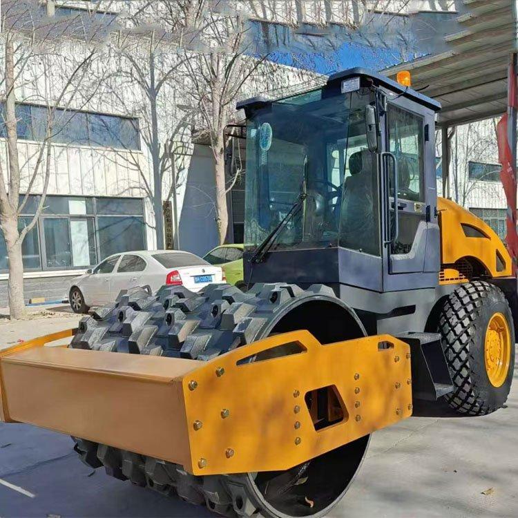 Каток дорожный вибрационный однотактный 8т 12т с насосом (арт. 25-5082438)