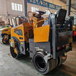 Каток дорожный вибрационный на резиновых шинах (арт. 25-5082591)