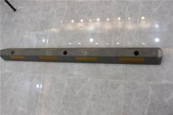 Ограничитель колесный бетонный светоотражающий 1650 мм (арт. 25-5083365)