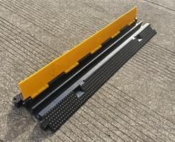 Кабельный резиновый пандус двухканальный защитный (арт. 25-5083527)