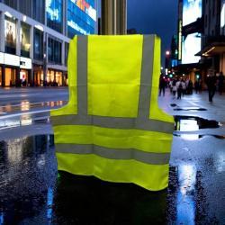 Жилет светоотражающий для бега с зелеными лямками (арт. 25-5083532)