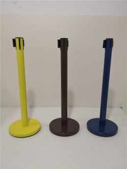 Стойка ограждения с выдвижной лентой из нержавеющей стали (арт. 25-5083542)