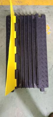 Кабельный пандус резиновый дорожный 5-канальный желтый (арт. 25-5083564)