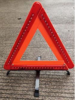 Треугольники аварийные светодиодные мигающие для авто (арт. 25-5083731)