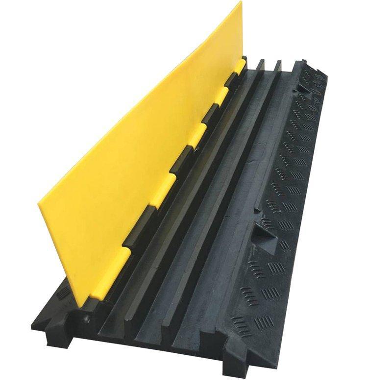 Лежачий полицейский резиновый 3 канала с желтой крышкой (арт. 25-5083838)