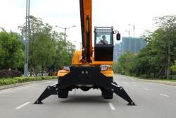 Погрузчик телескопический 4 тонны с вращением на 360 градусов (арт. 25-5085422)