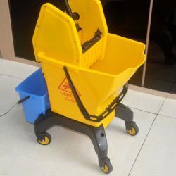 Тележка уборочная пластиковая многофункциональная с ведром (арт. 25-5085998)