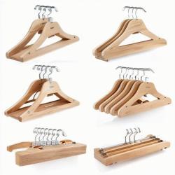 Вешалки деревянные с логотипом для одежды магазина (арт. 25-5086017)