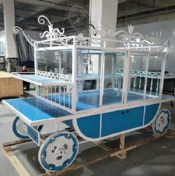 Витрина для выпечки с тележкой и стойкой для тортов (арт. 25-19080211)