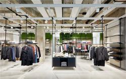 Стеллаж для спортивной одежды с полками для магазина (арт. 25-19080350)