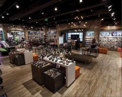 Стеллаж для обуви и одежды с декором для магазина (арт. 25-19080351)