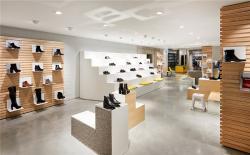 Стеллаж для обуви и одежды с декором для магазина (арт. 25-19080351)