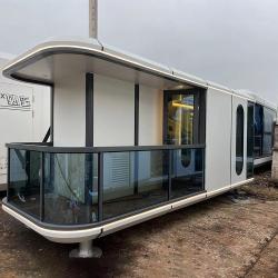 Дом-капсула на колесах с двойными дверями (арт. 26-1090060)