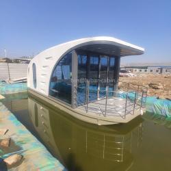 Плавучий дом модерн с понтоном и роскошным дизайном (арт. 26-1090162)