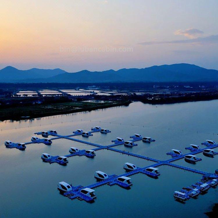 Понтонный дом-яхта из алюминия с современным дизайном (арт. 26-1090211)