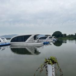 Понтонный дом-яхта из алюминия с современным дизайном (арт. 26-1090211)