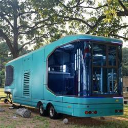 Капсульный дом на колесах с люксовым дизайном для кемпинга (арт. 26-1090288)