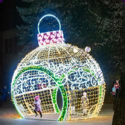 Санта на санях с оленями в натуральную величину (арт. 26-1090407)