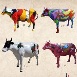 Статуя коровы из стеклопластика разноцветная, ручная работа (арт. 26-1090539)