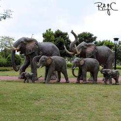 Фигурки животных из смолы жираф и слон для декора (арт. 26-1090561)