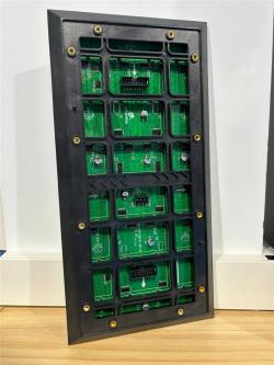 Экран LED изогнутый P5 320*160 мм для улицы (арт. 26-2002063)