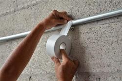 Лента ПВХ клейкая термостойкая водонепроницаемая для изоляции труб (арт. 26-1902063)