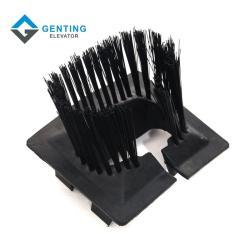 Входная часть поручня эскалатора резиновая с щеткой (арт. 26-2102080)